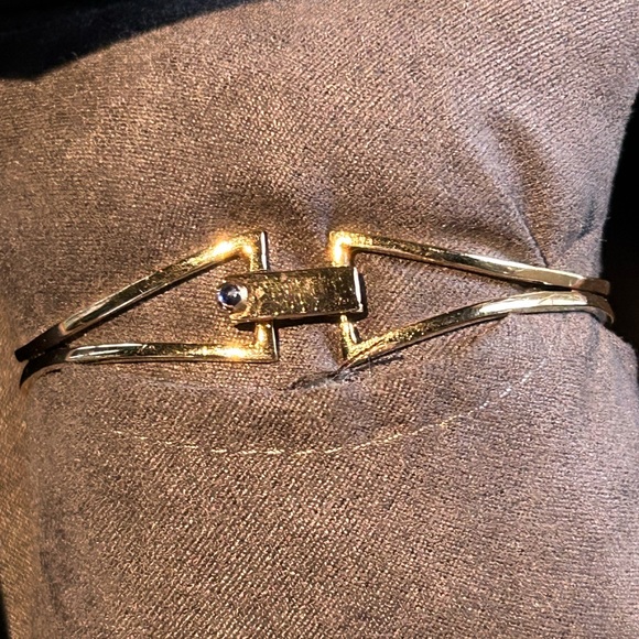 2.63 TCW Estate Diamond, Gold, and Platinum Bangle Bracelet - Picture 3 of 5